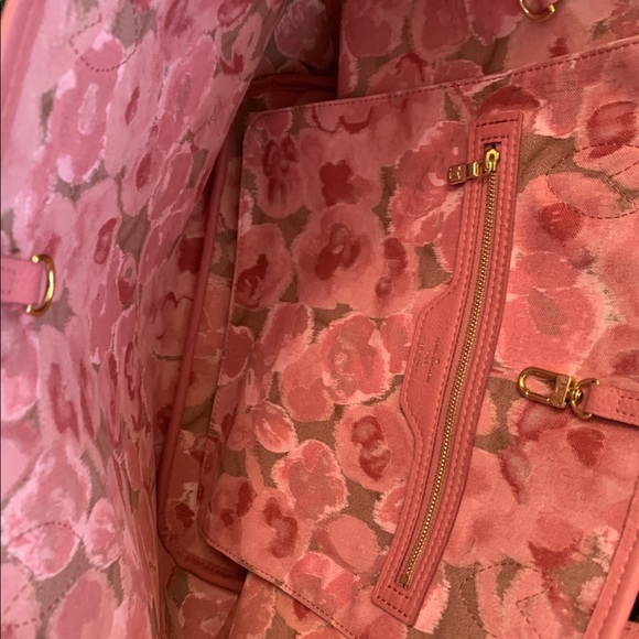 LV
Neverfull MM Limited Edition Monogram Ikat Tote - Picture 3 of 4